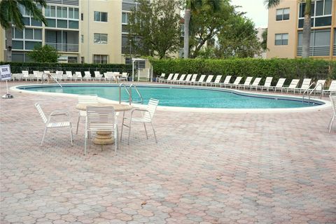 A home in Lauderdale Lakes