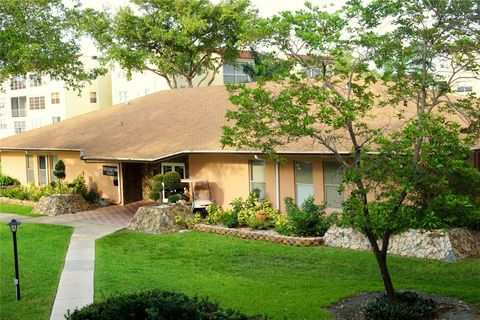 A home in Lauderdale Lakes