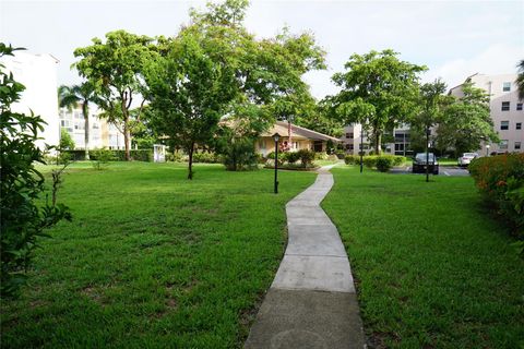 A home in Lauderdale Lakes