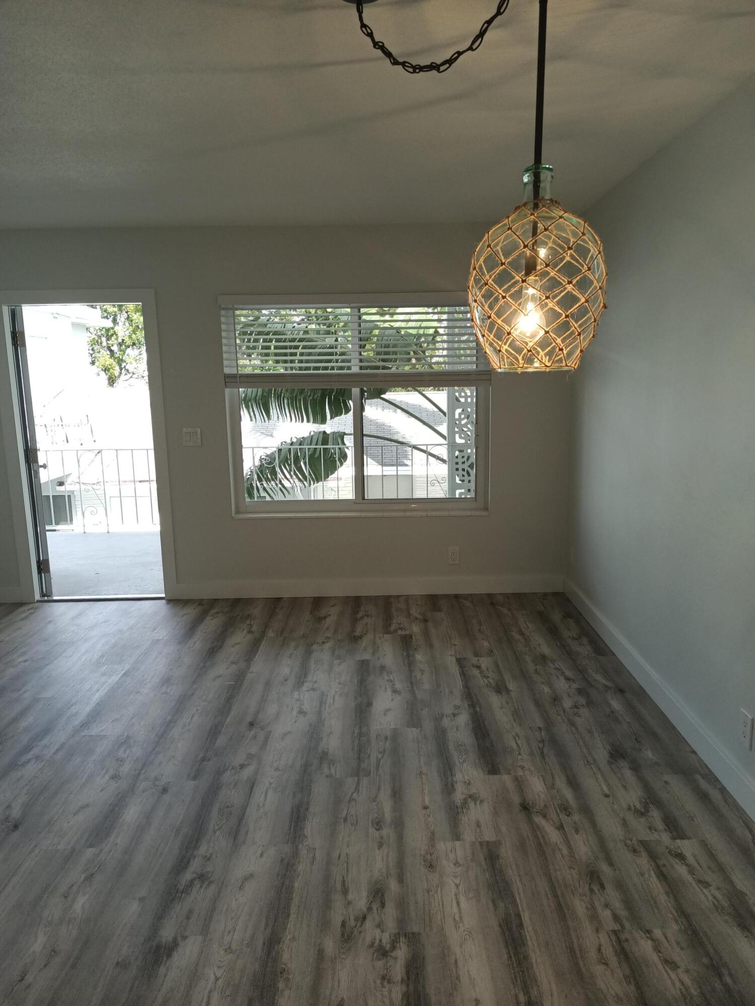 LAKE WORTH TOWN OF - Residential Lease