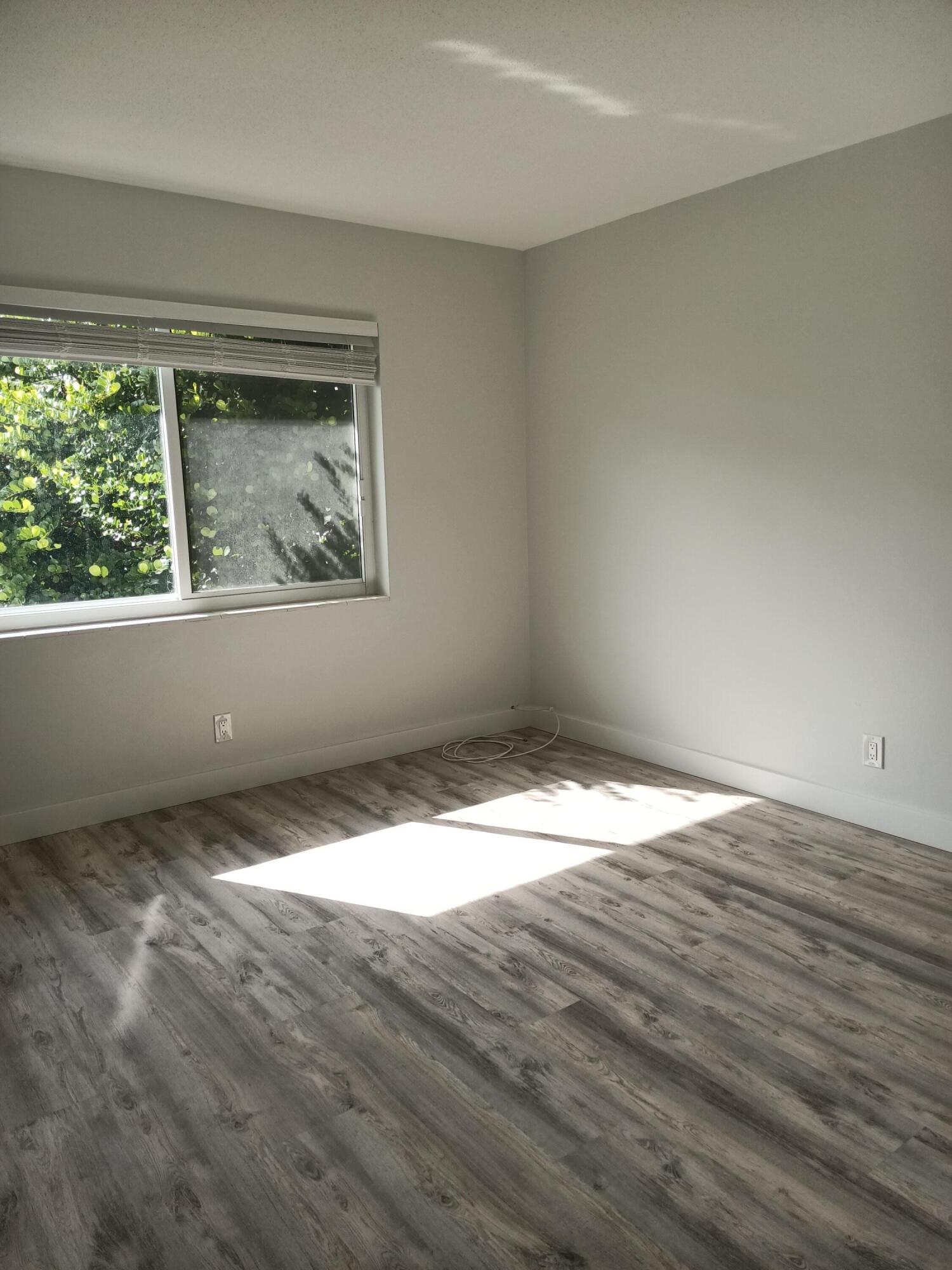 LAKE WORTH TOWN OF - Residential Lease