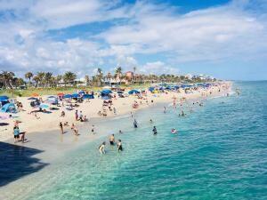 LAKE WORTH TOWN OF - Residential Lease