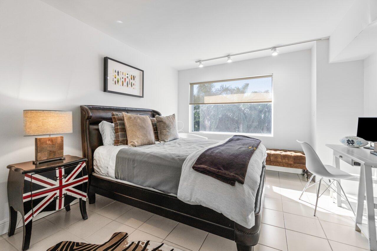 PALM BEACH TOWERS CONDO - Residential