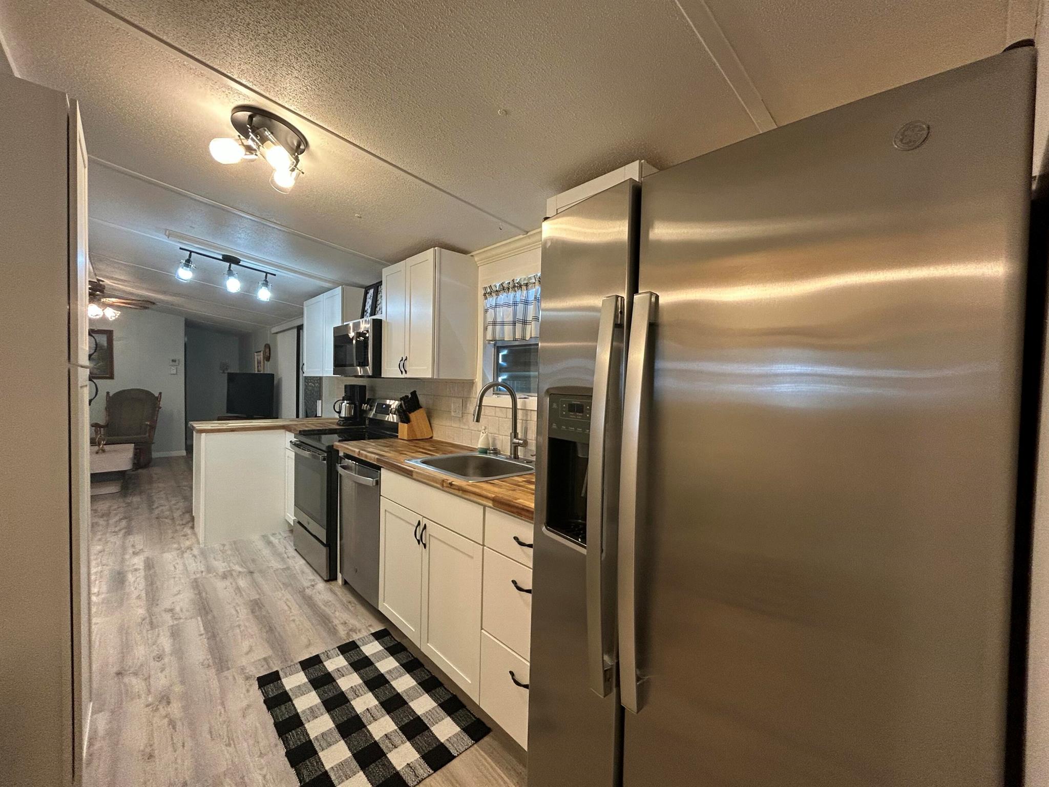 1601 Us Highway 441 SE 127