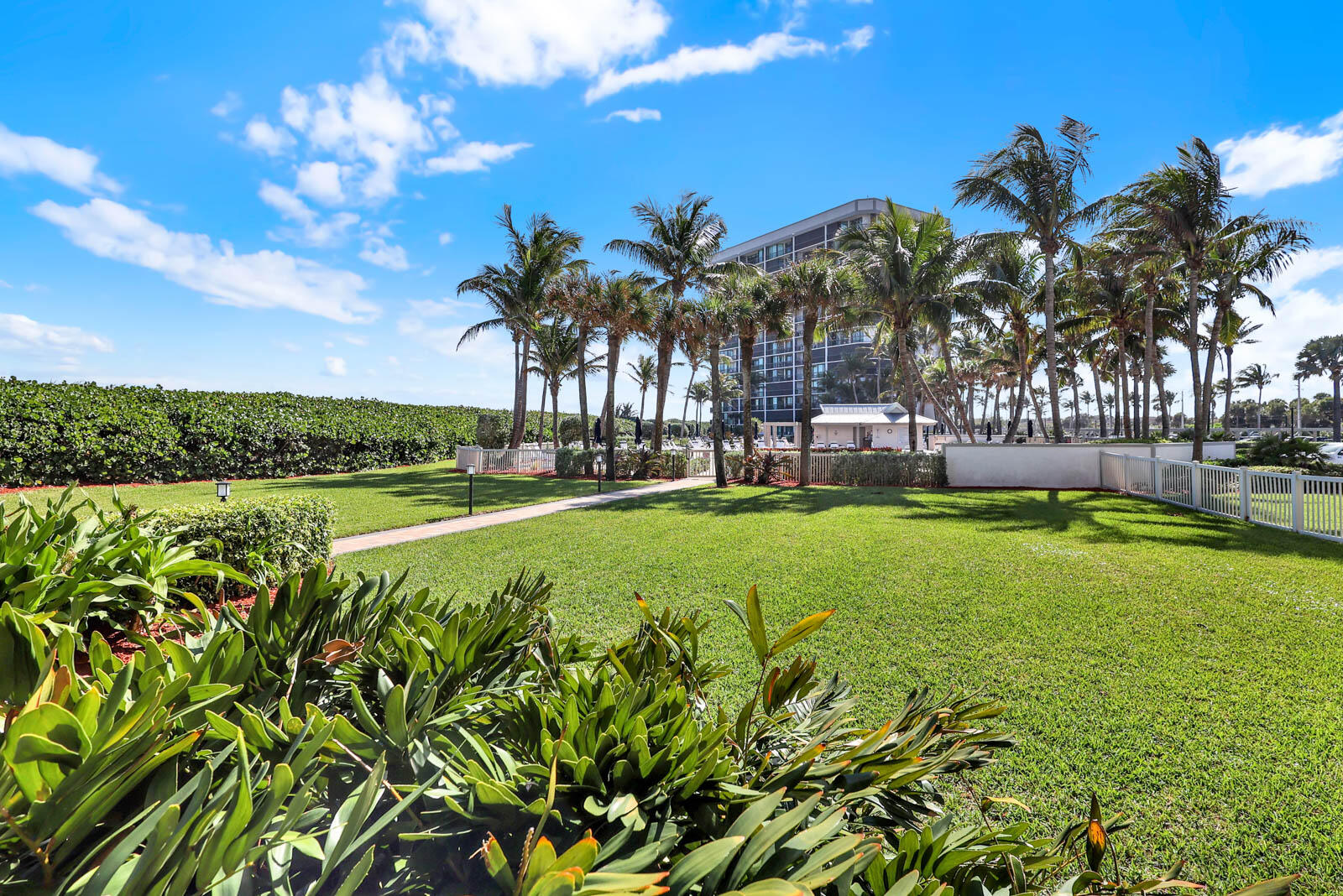 ISLAND DUNES OCEANSIDE CONDOMINIUM II - Residential