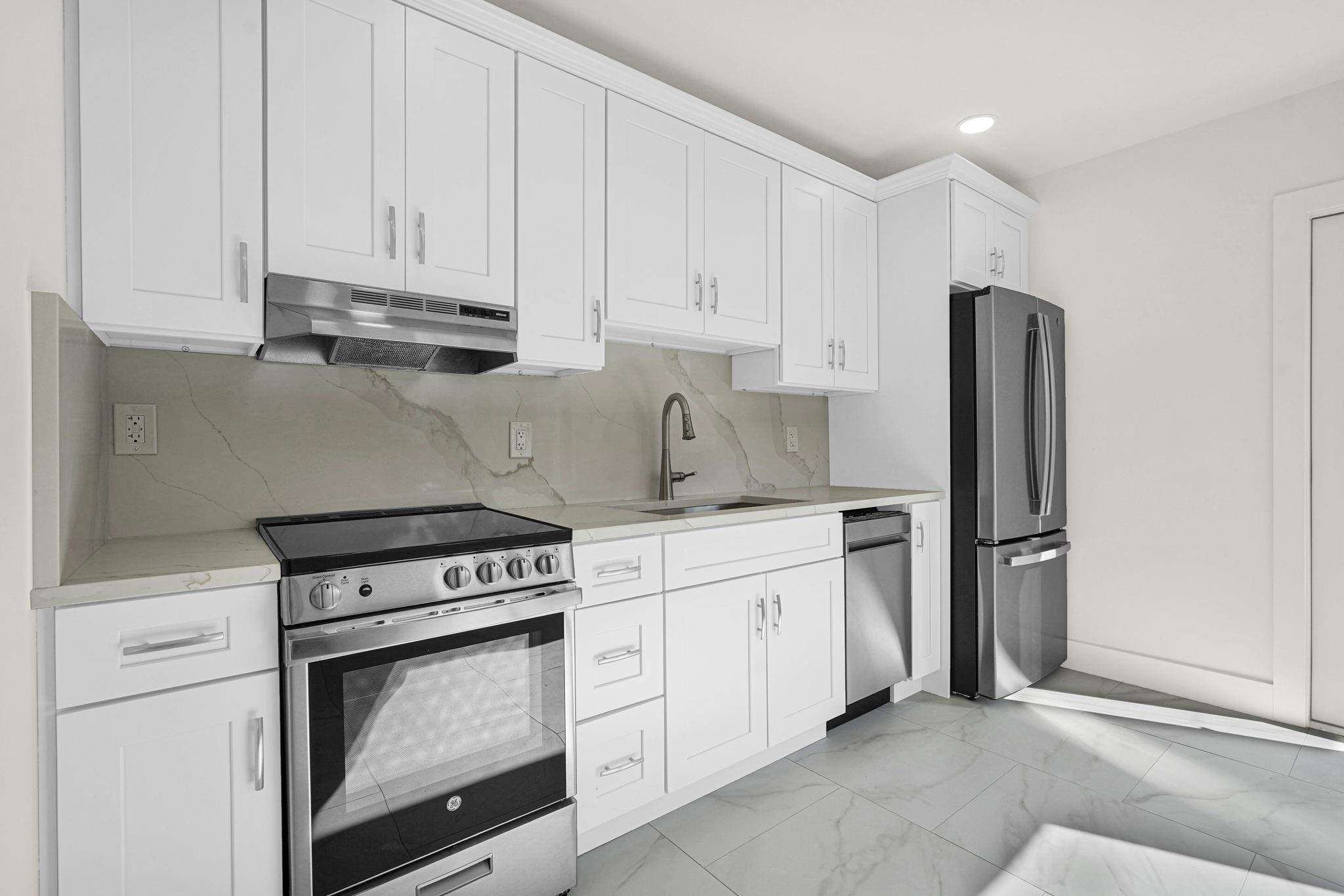 ESTS OF SOUTH PALM BEACH - Residential