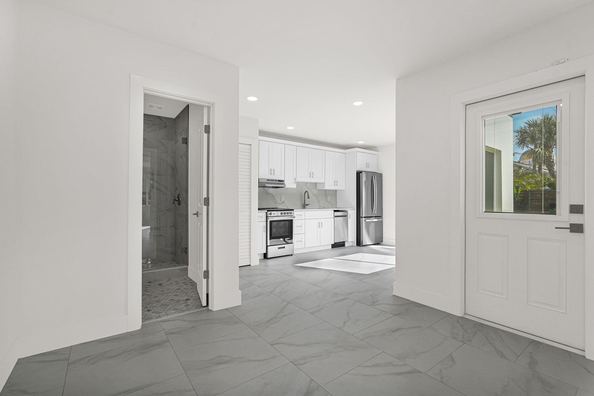 ESTS OF SOUTH PALM BEACH - Residential