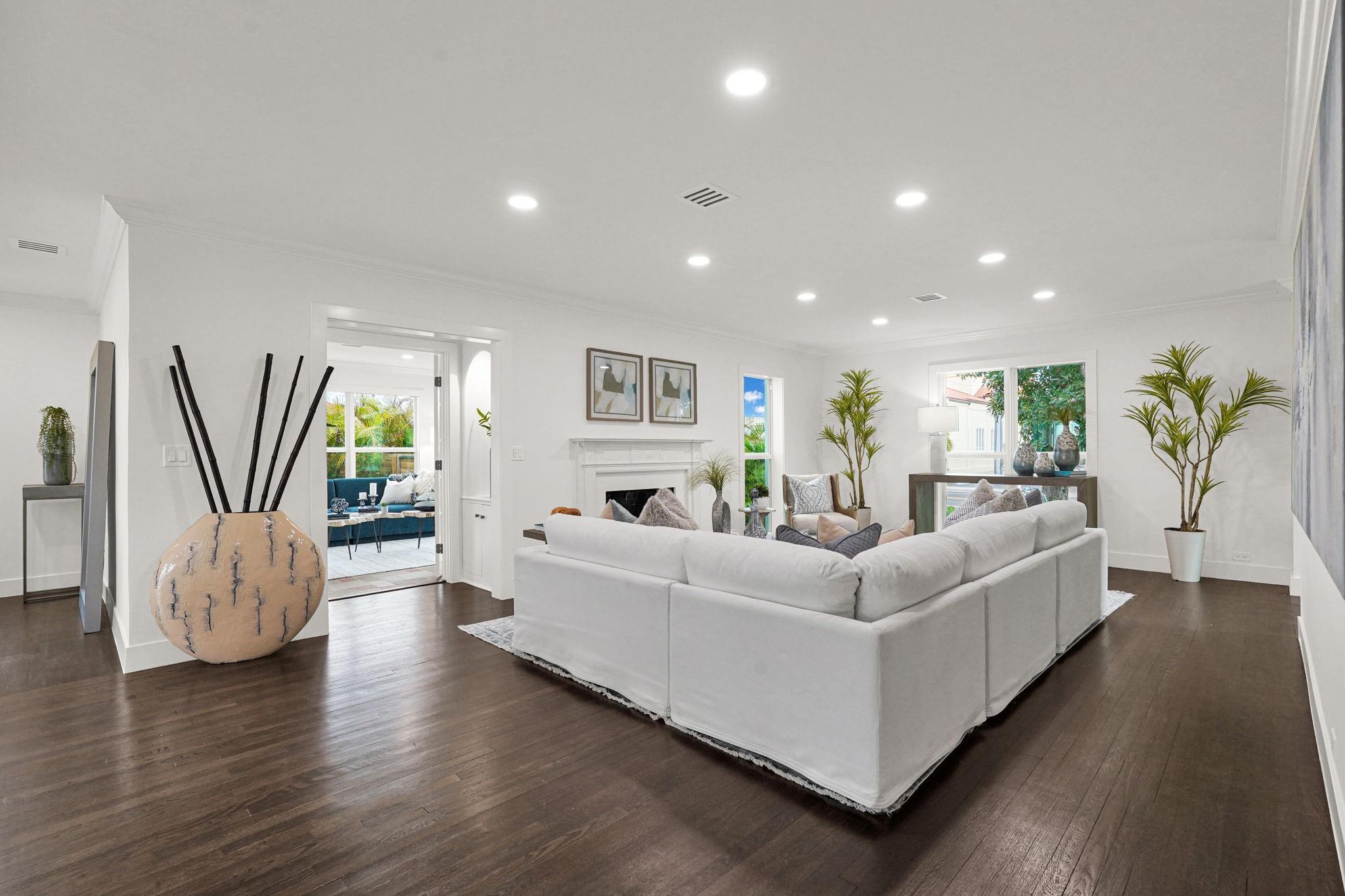 ESTS OF SOUTH PALM BEACH - Residential