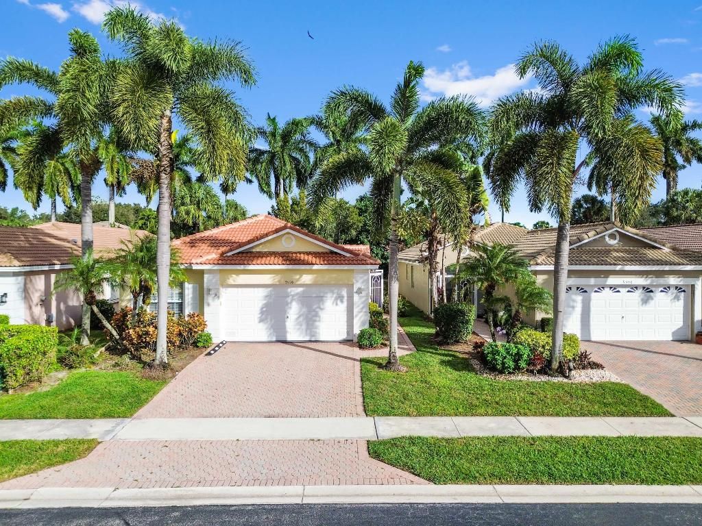 Photo of 9550 Cherry Blossom Court, Boynton Beach, FL 33437 (MLS # R11150940)