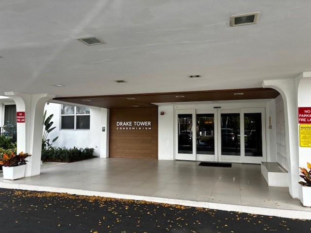 Photo of 1800 N Andrews Avenue #2I, Fort Lauderdale, FL 33311 (MLS # F10538719)