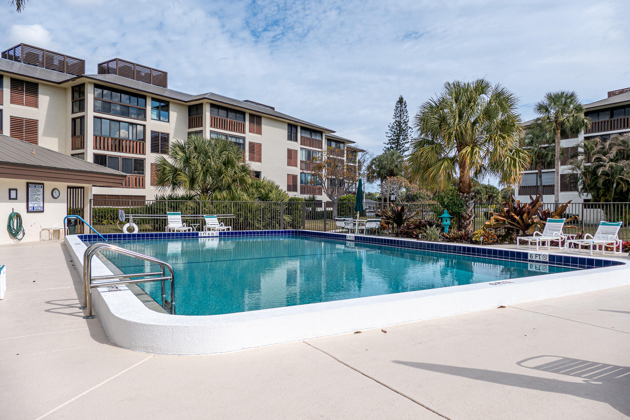 ST LUCIE CLUB AND APARTMENT HOMES CONDO - Residential