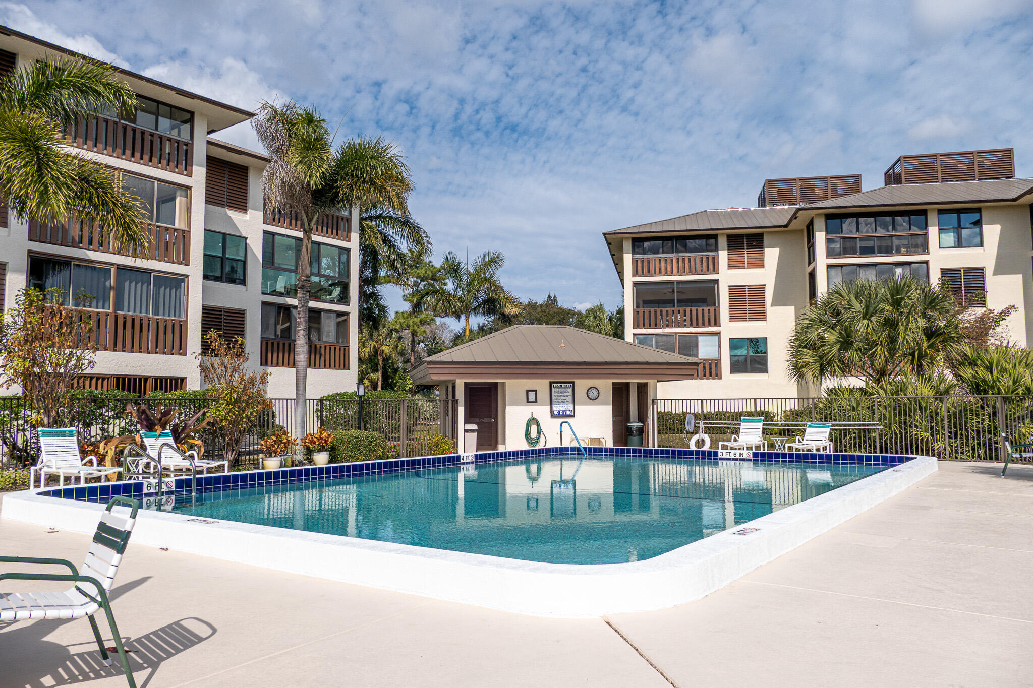 ST LUCIE CLUB AND APARTMENT HOMES CONDO - Residential