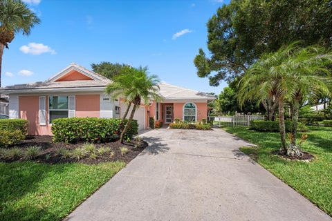 Photo of 8488 Beaconhill Road, Palm Beach Gardens, FL 33410 (MLS # B26044985)