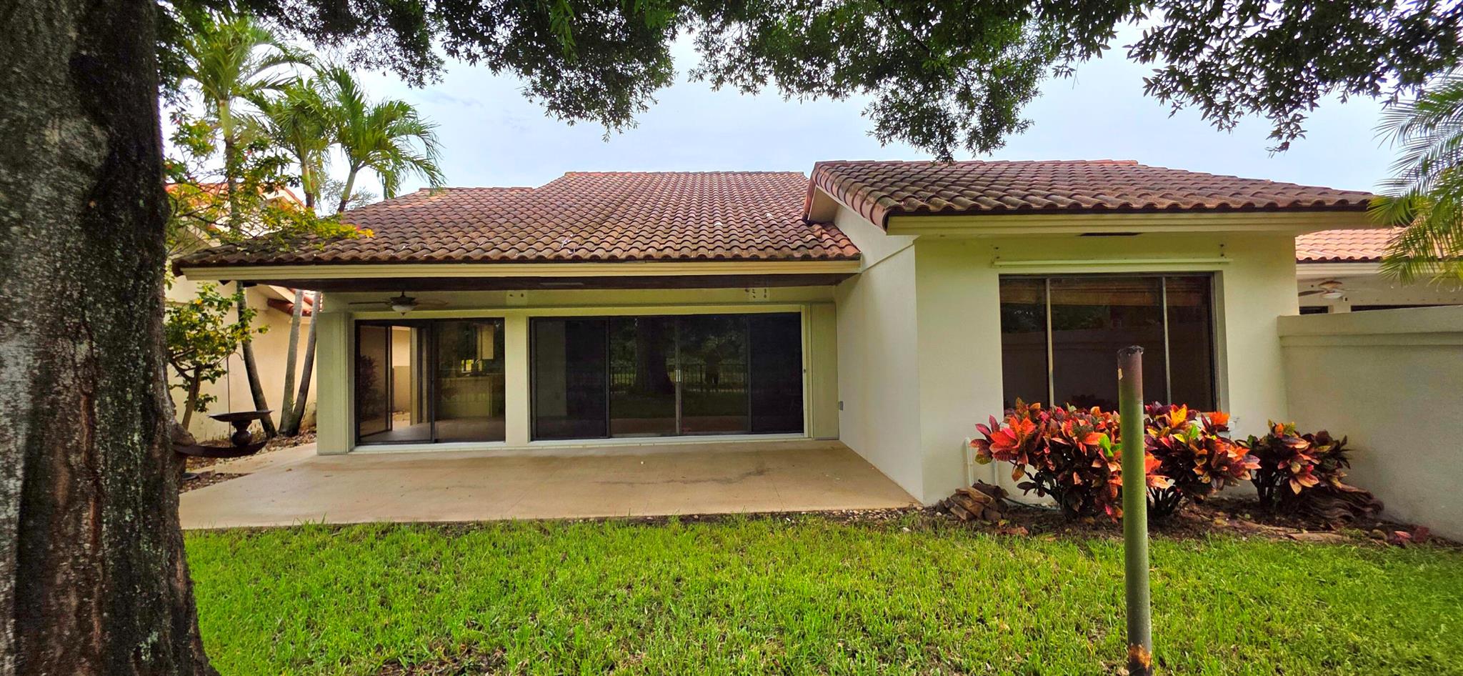 2575 Iroquois Circle