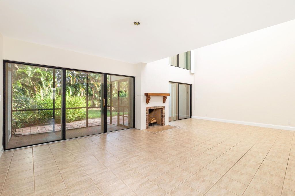 Photo of 1900 Presidential Way #1-F, West Palm Beach, FL 33401 (MLS # R11149405)