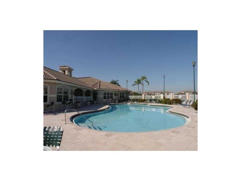 5001 Wiles Rd 307
