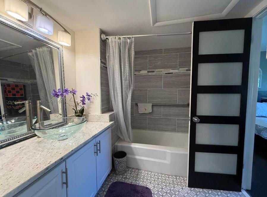 MANOR GROVE VILLAGE ONE INC - Residential Lease