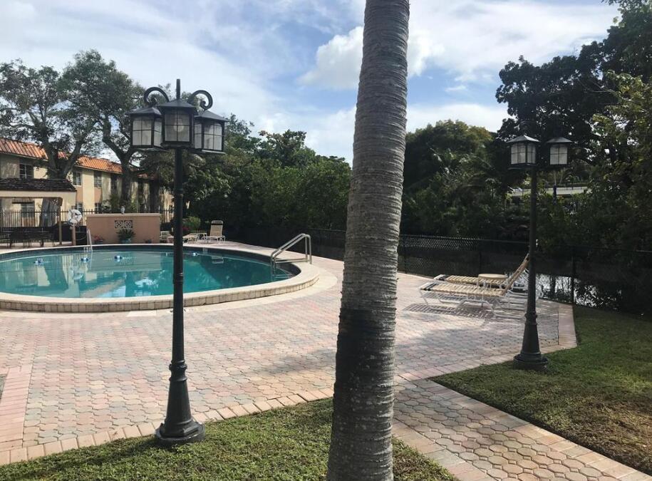 MANOR GROVE VILLAGE ONE INC - Residential Lease