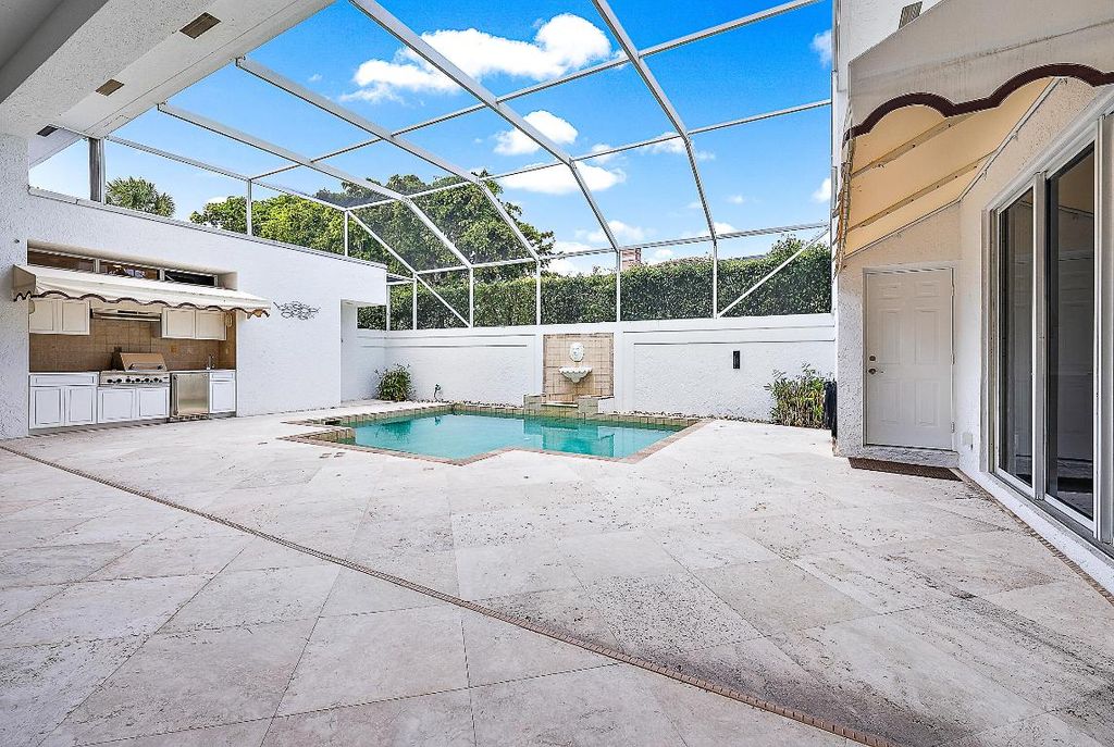 Photo of 114 Waters Edge Drive, Jupiter, FL 33477 (MLS # R10995333)