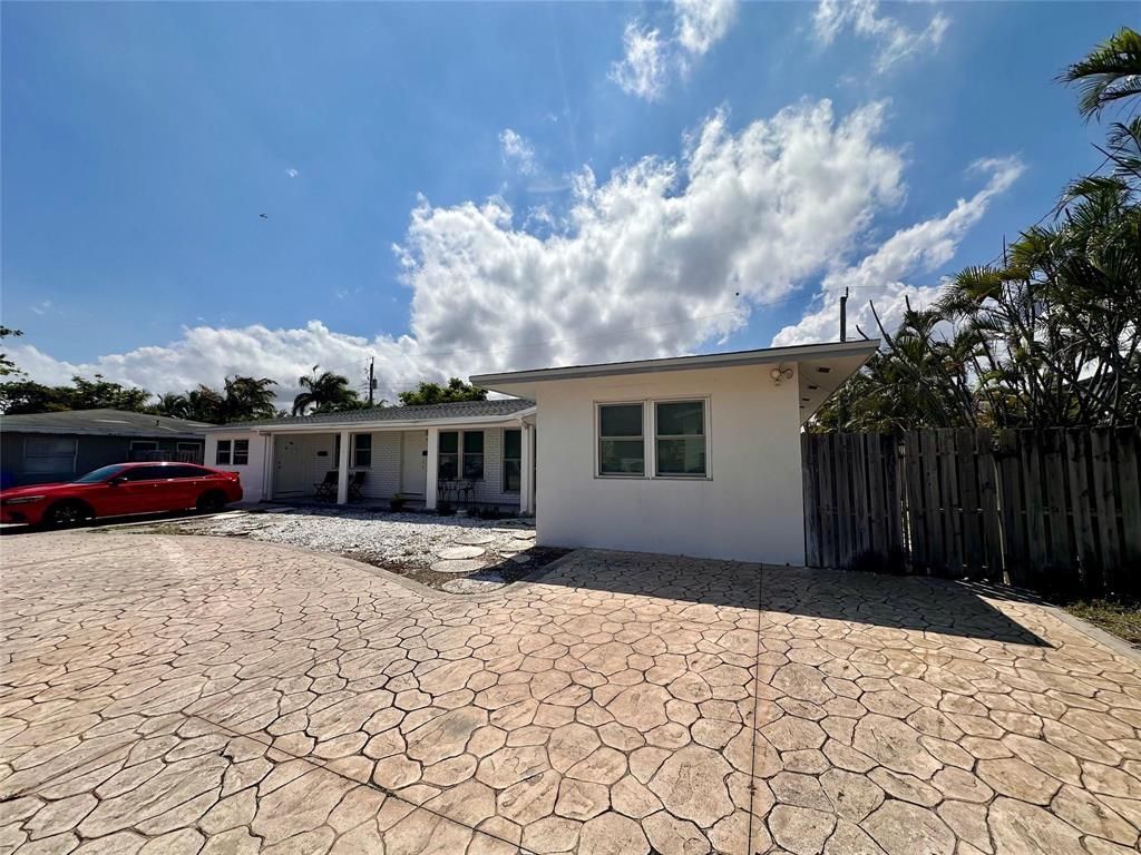 Photo of 5411 NE 22nd Terrace, Fort Lauderdale, FL 33308 (MLS # B26031295)
