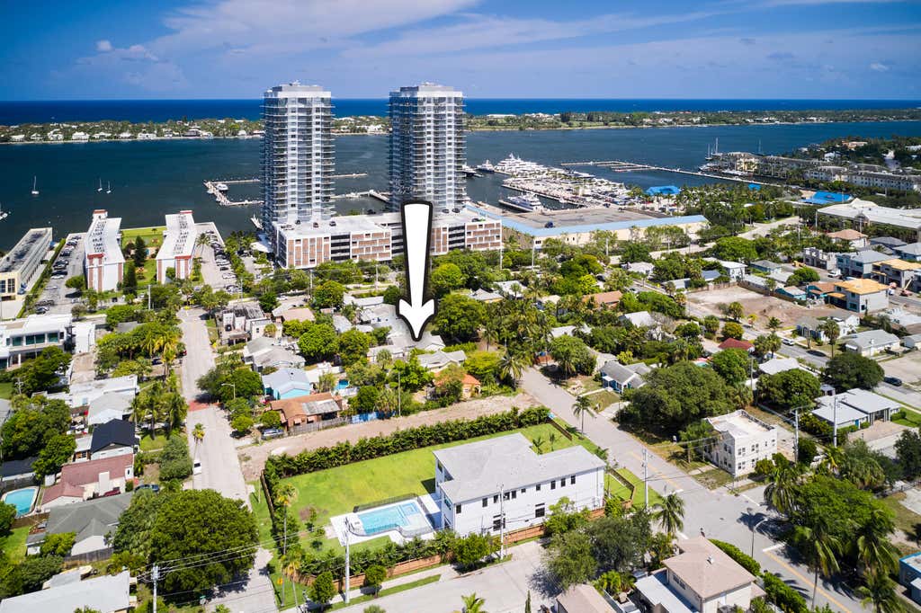 Photo of 415 43rd Street, West Palm Beach, FL 33407 (MLS # B26059367)
