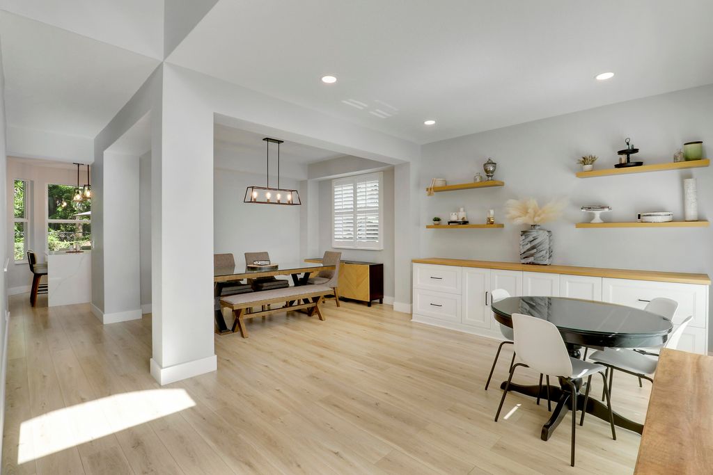 Photo of 184 Bent Tree Drive, Palm Beach Gardens, FL 33418 (MLS # B26034700)