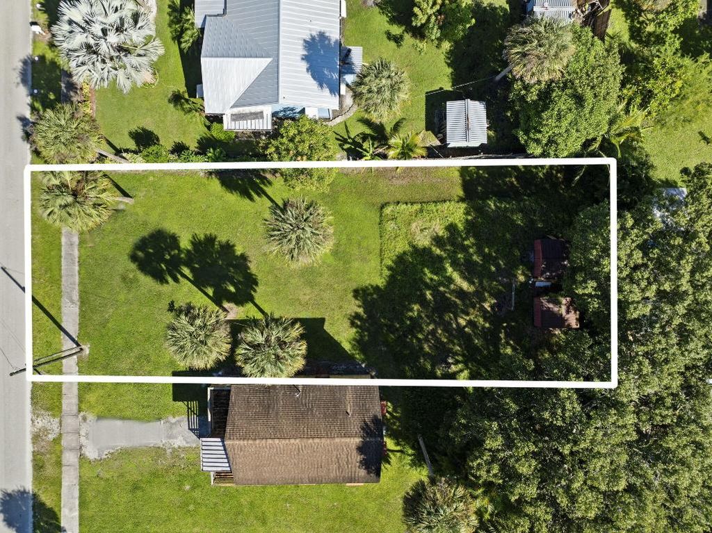 Photo of 1814 S 29th Street, Fort Pierce, FL 34947 (MLS # R11133838)