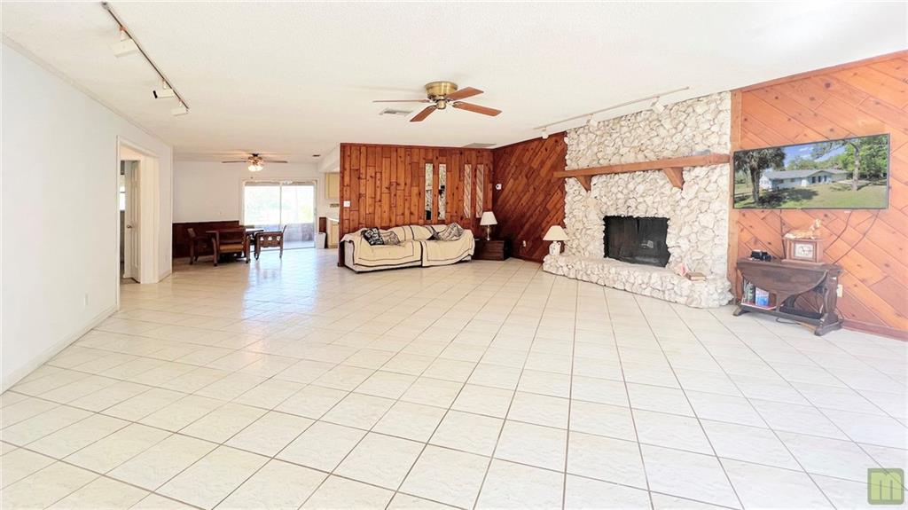 Acreage & Unrec - Residential