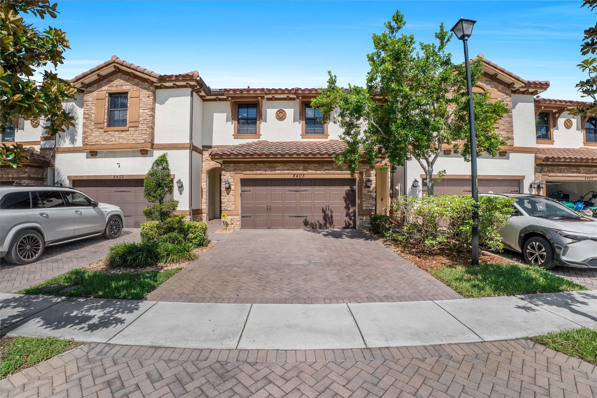 8405 Lakeview Trl