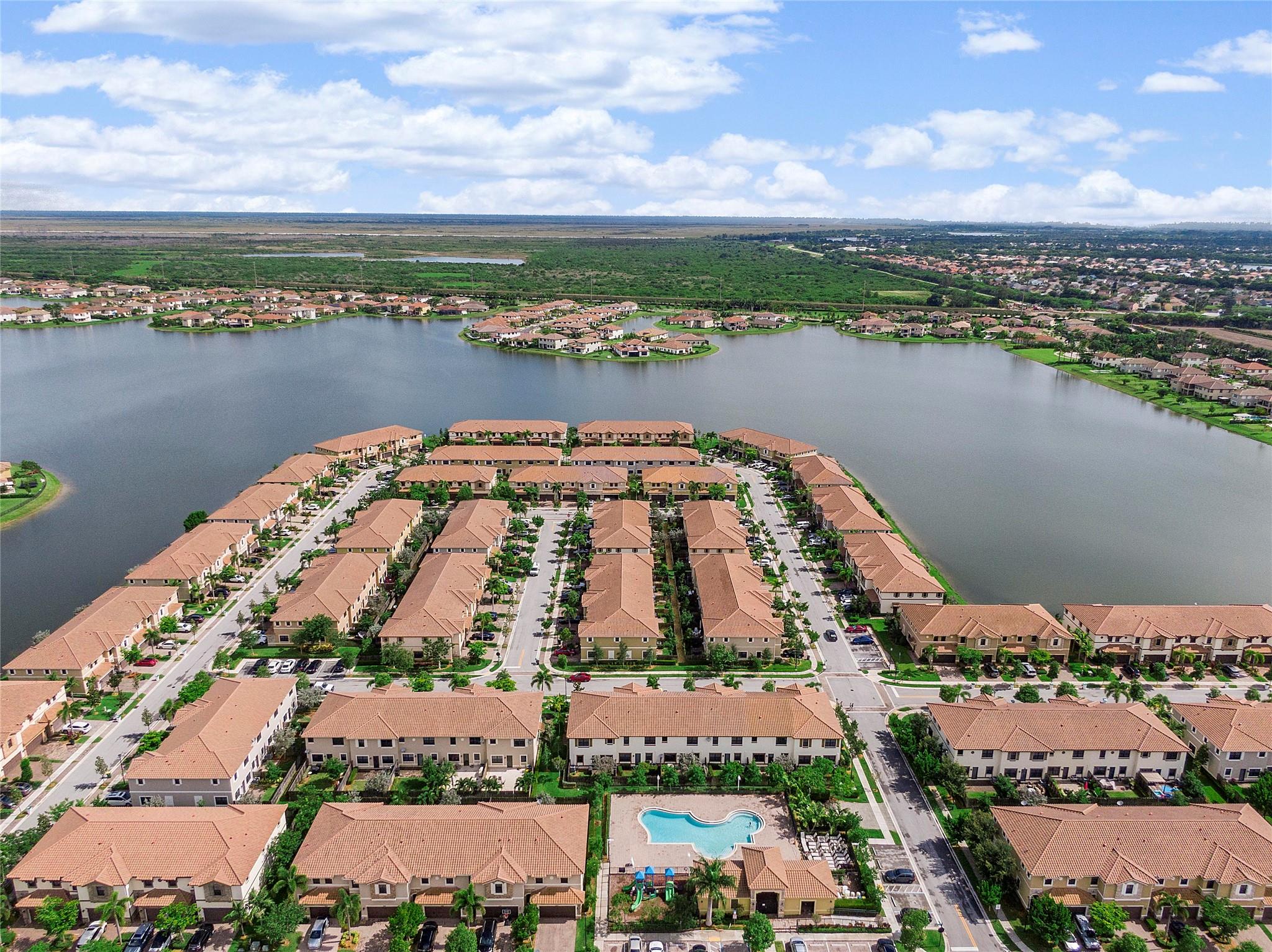 TOWN PARC AT MIRA LAGO - Residential