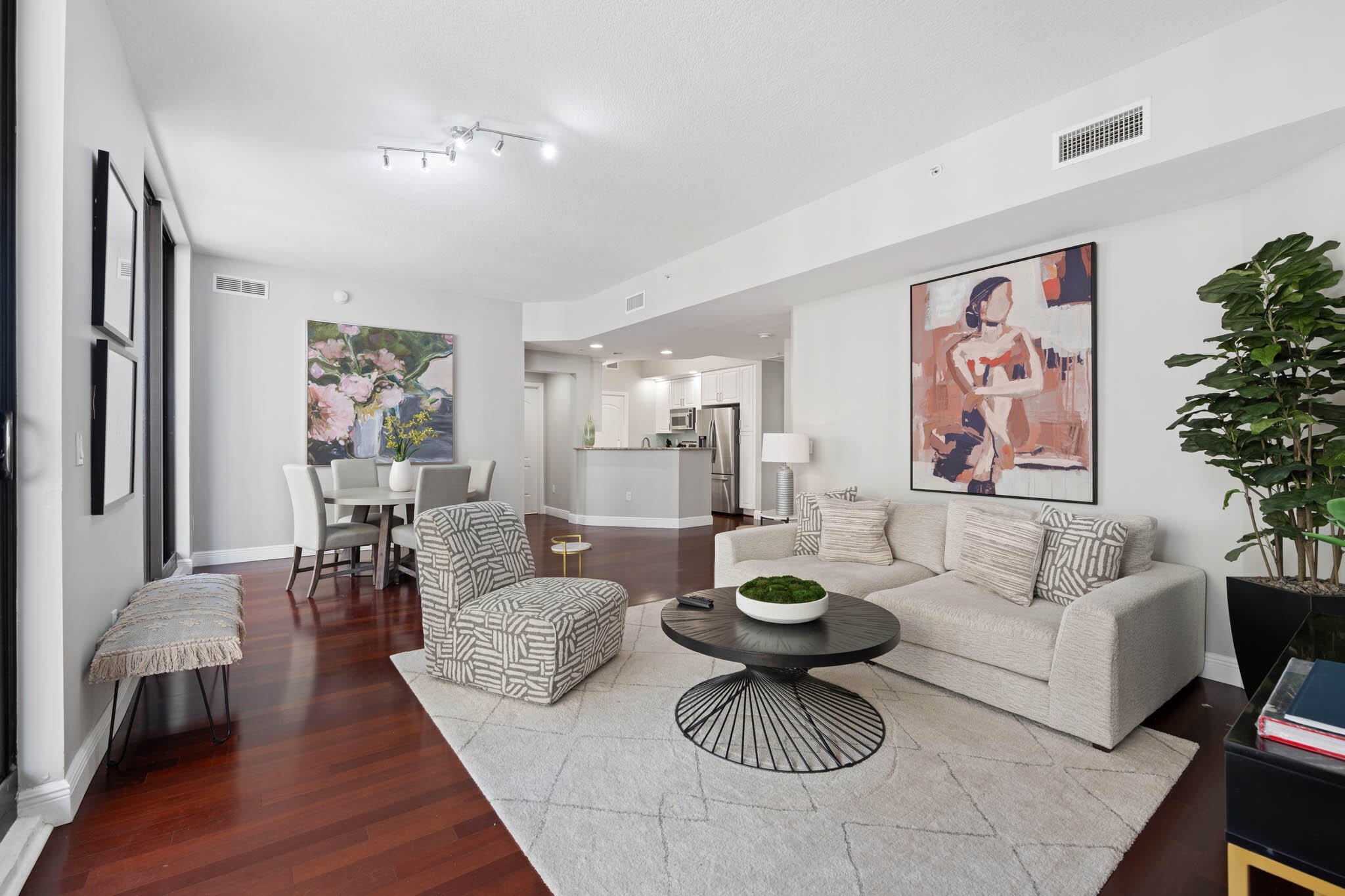 801 S OLIVE Avenue 1111