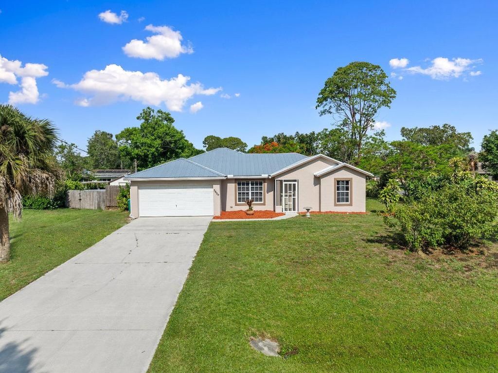 Photo of 5609 Sunset Boulevard, Fort Pierce, FL 34982 (MLS # R11093517)