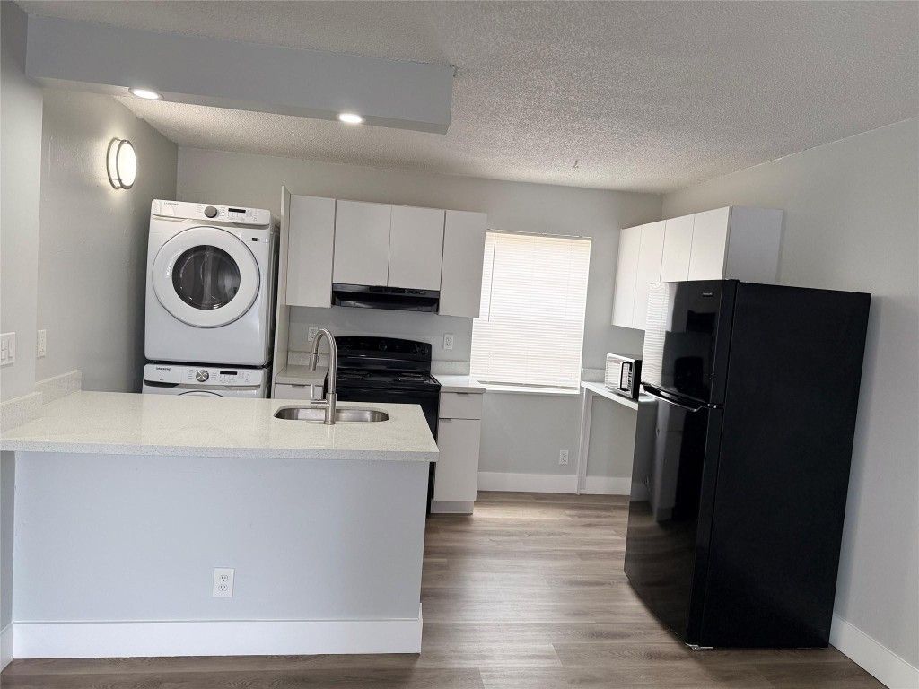 Photo of 1015 NE 17th Avenue #101, Fort Lauderdale, FL 33304 (MLS # F10493670)