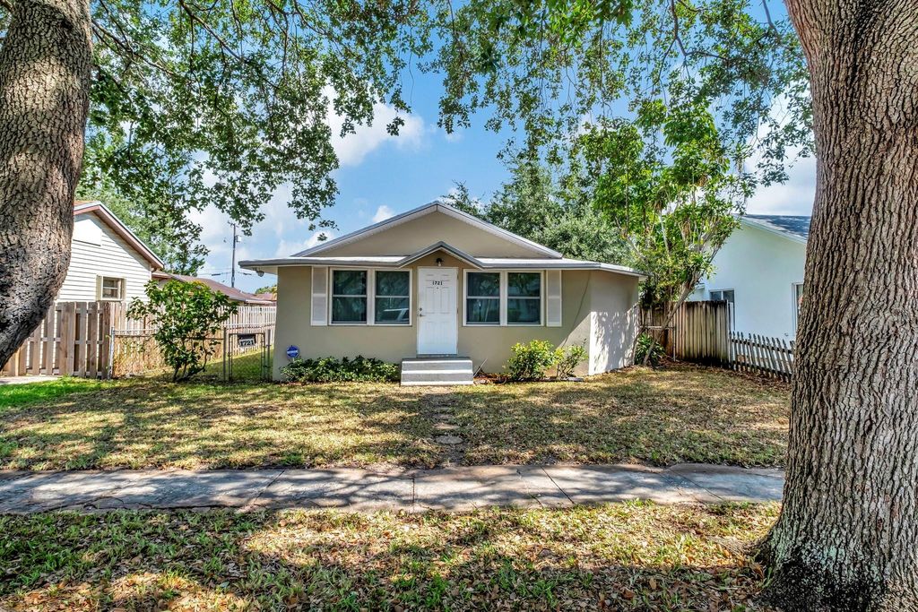 Photo of 1721 Roosevelt Street, Hollywood, FL 33020 (MLS # F10437950)