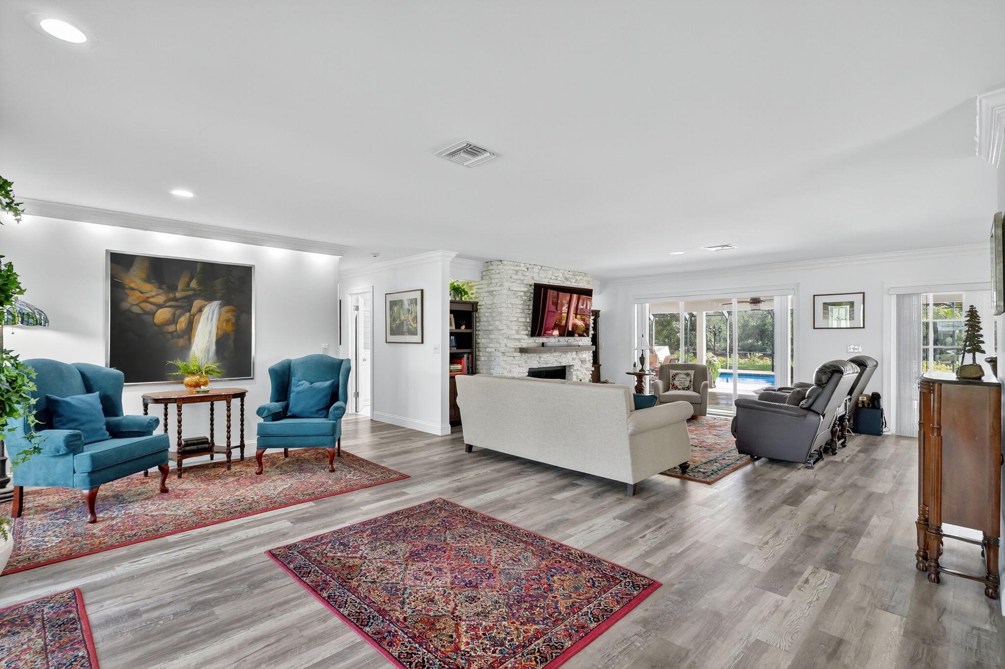 450 S Naranja Avenue