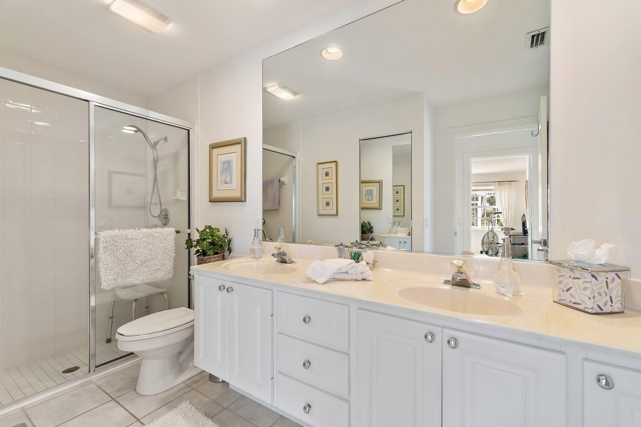 DOUBLE TREE - Residential