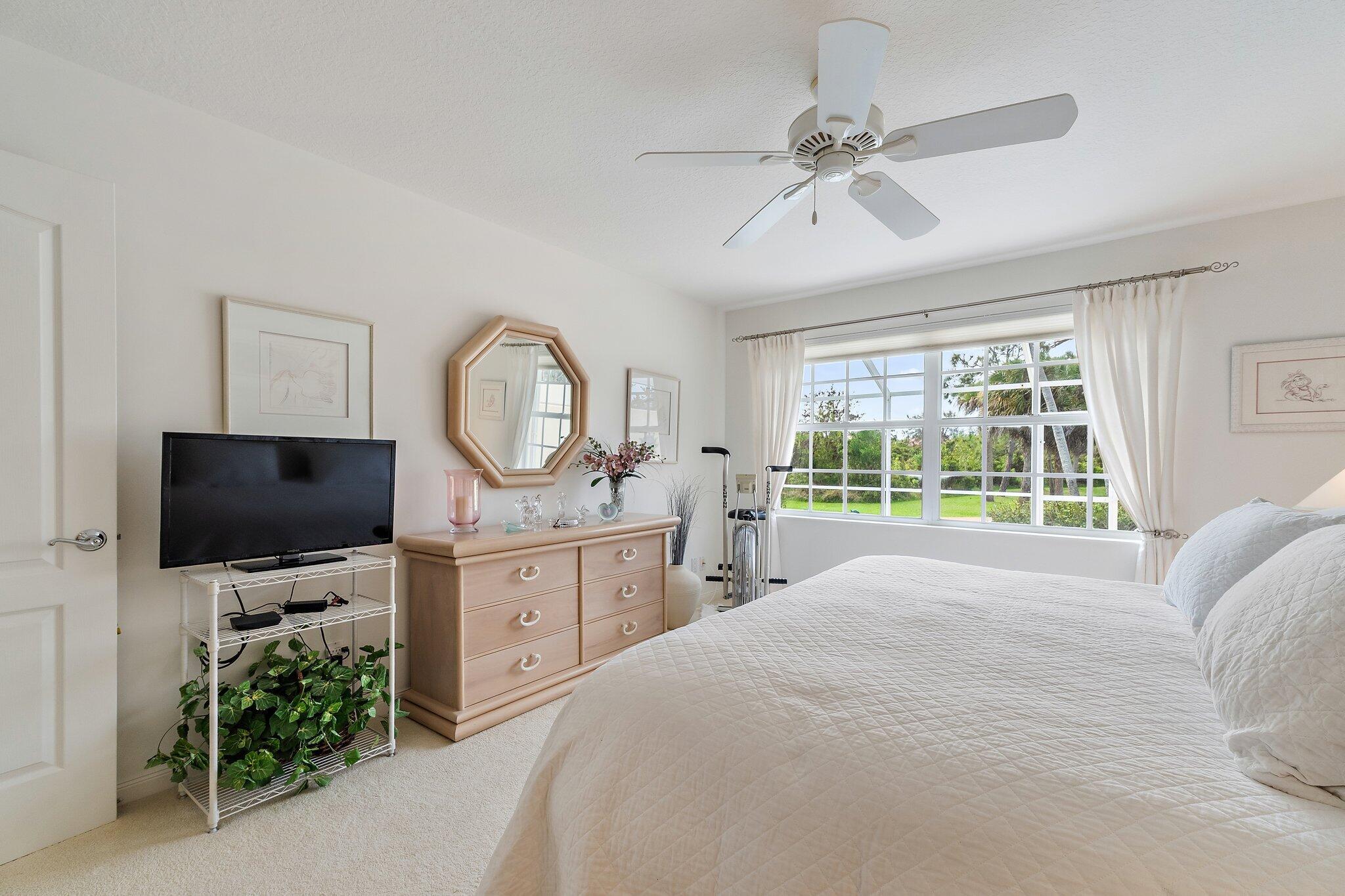 DOUBLE TREE - Residential