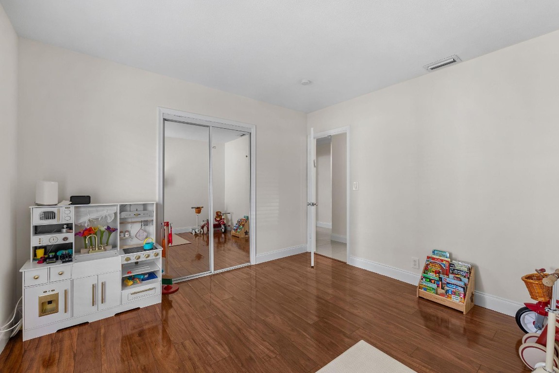 Emerald Hills Sec 3 83-27 - Residential