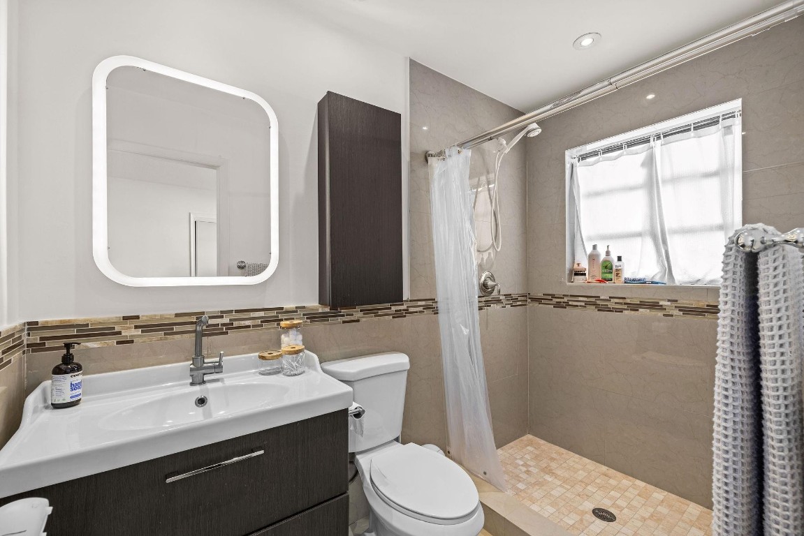 Emerald Hills Sec 3 83-27 - Residential