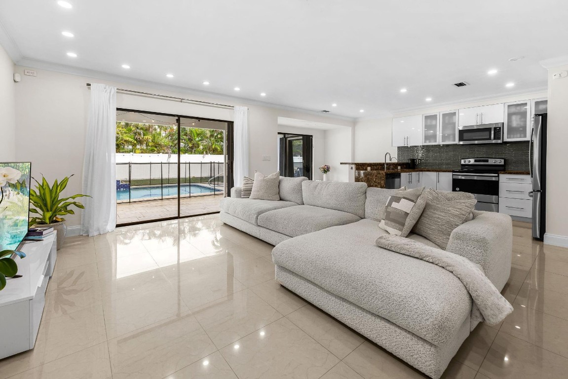 Emerald Hills Sec 3 83-27 - Residential