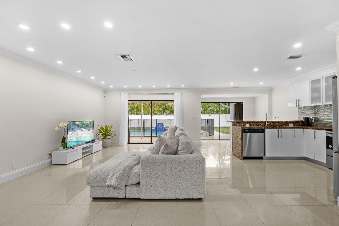 Emerald Hills Sec 3 83-27 - Residential