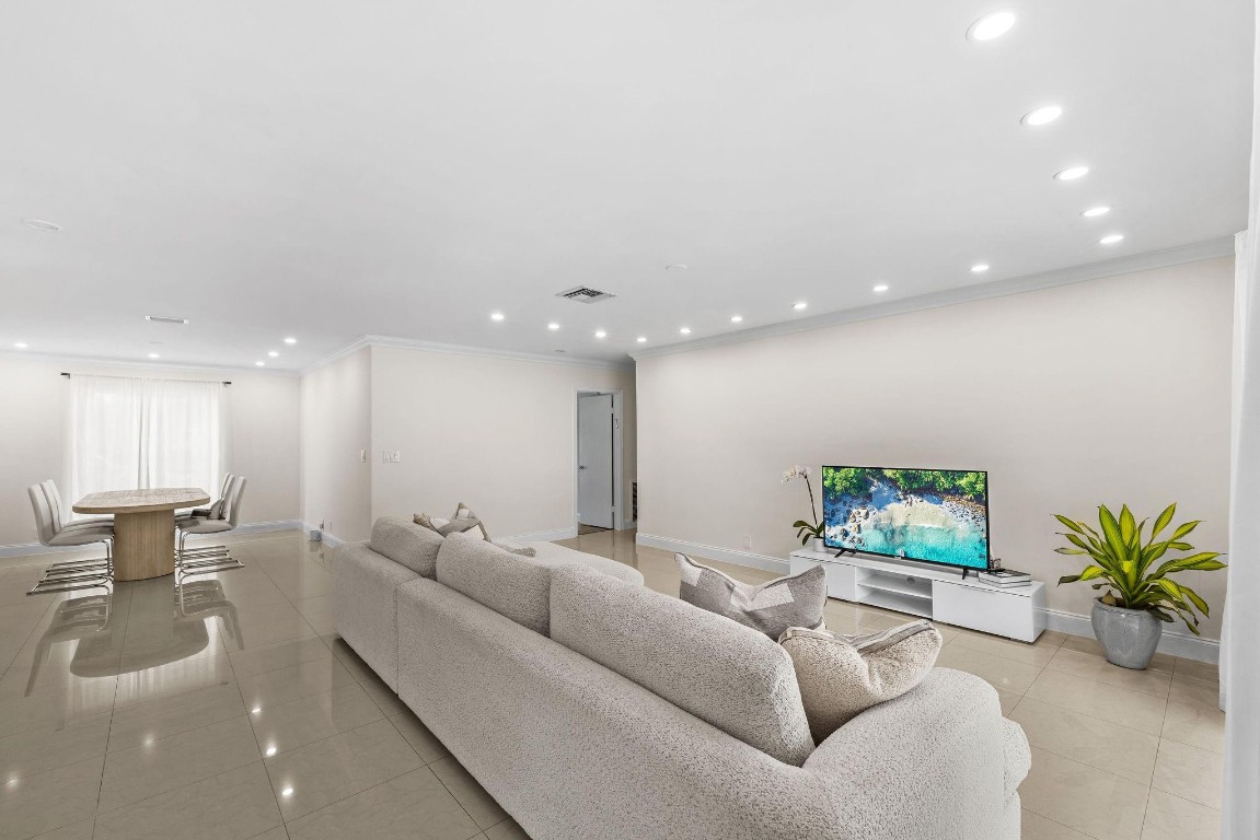 Emerald Hills Sec 3 83-27 - Residential