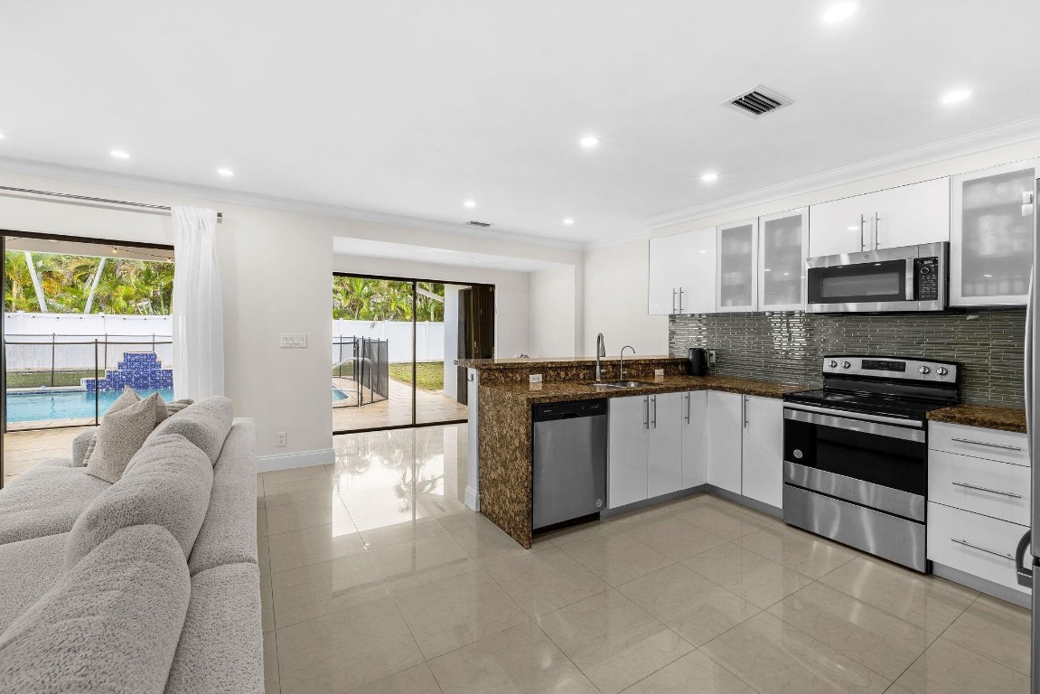 Emerald Hills Sec 3 83-27 - Residential