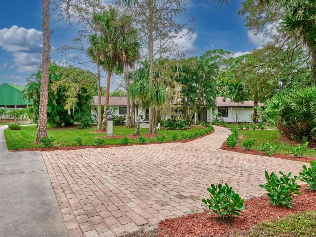 Photo of 18238 128th Trail N, Jupiter, FL 33478 (MLS # R11038399)