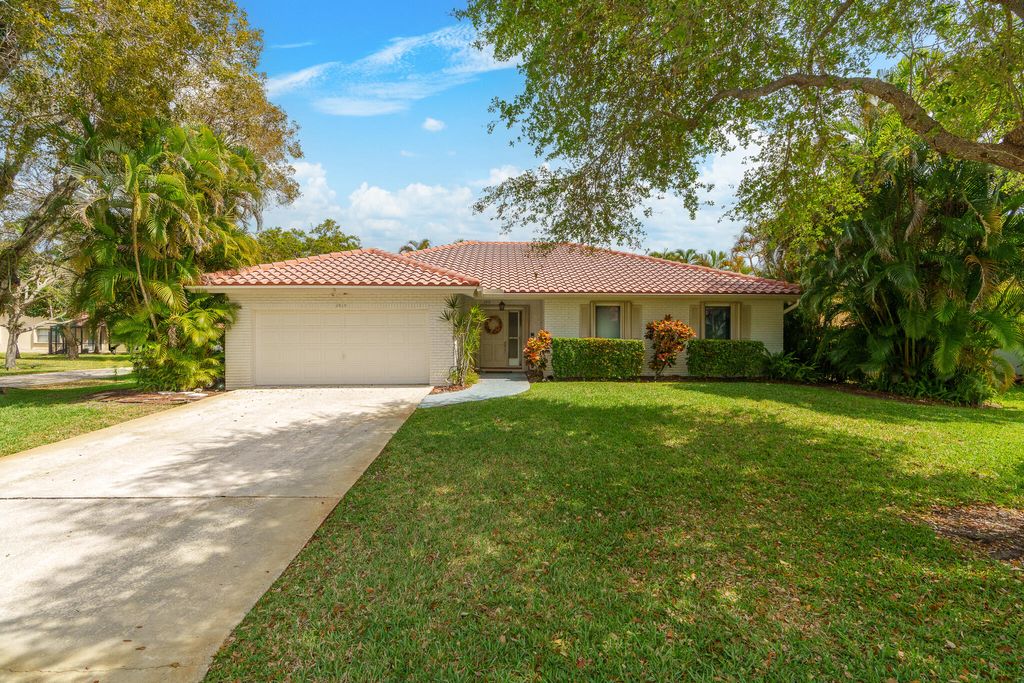 Photo of 3919 NW 72nd Drive, Coral Springs, FL 33065 (MLS # R10970288)