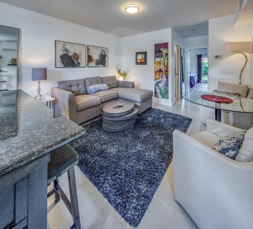 NORTH LAKE WORTH - Residential Lease