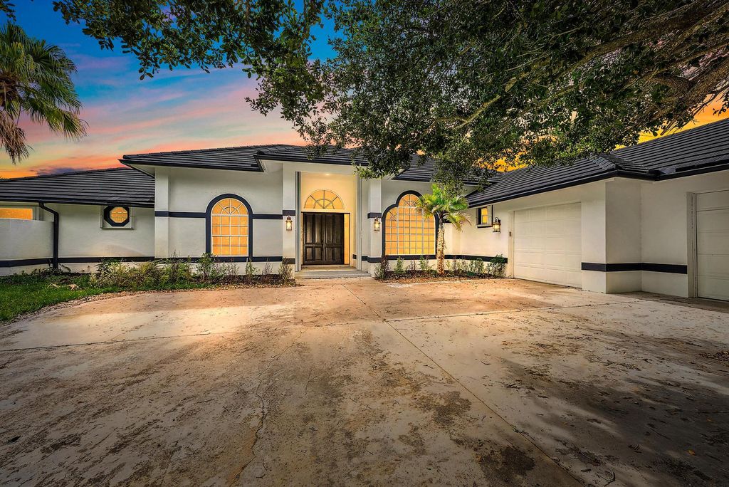 Photo of 19558 Red Gum Trail, Jupiter, FL 33458 (MLS # R11150200)