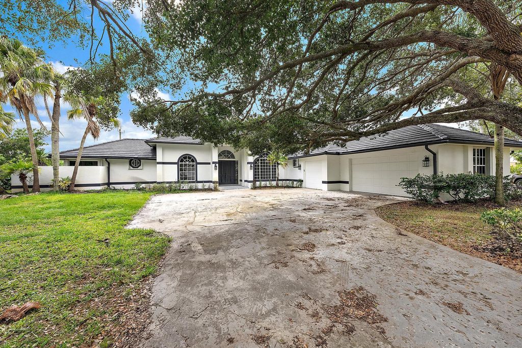Photo of 19558 Red Gum Trail, Jupiter, FL 33458 (MLS # R11150200)