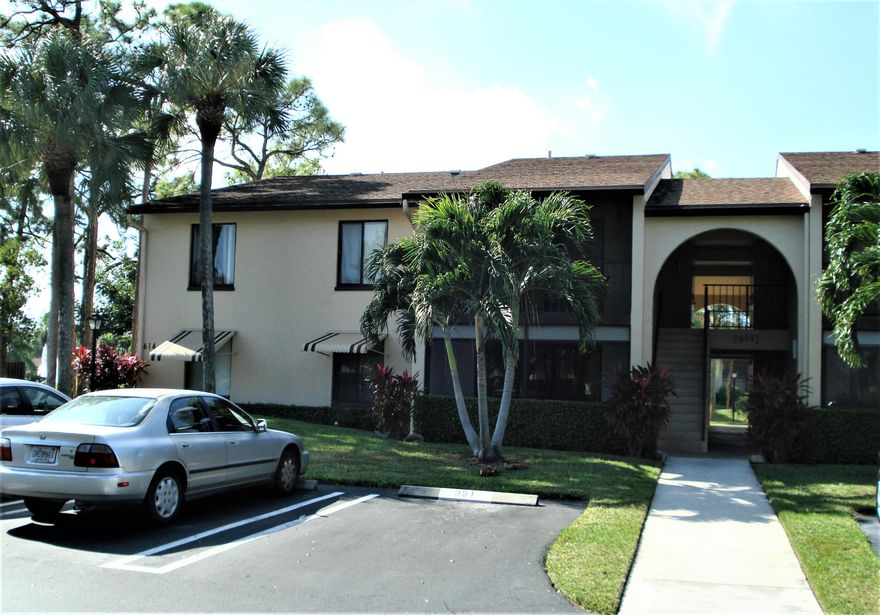 GREAT 2/2 CONDO IN EXCELLENT NEIGHBORHOOD! TILE FLOORS, ON LAKE WITH WALKING PATH. NO AGE RESTRICTIONS! NEW KITCHEN APPLIANCES, NEW GARBAGE DISPOSAL AND VERTICAL BLINDS. PATIO FACES EAST FOR YEAR ROUND BREEZES! VERY SPACIOUS ATTIC. UNIT ON TOP FLOOR. PINE RIDGE NORTH IS A VERY WELL MAINTAINED COMMUNITY, PET FRIENDLY, INTERIOR INSURANCE AVAILABLE THROUGH CONDO ASSOC. AN INEXPENSIVE HOME WITH BEAUTIFUL VIEWS!