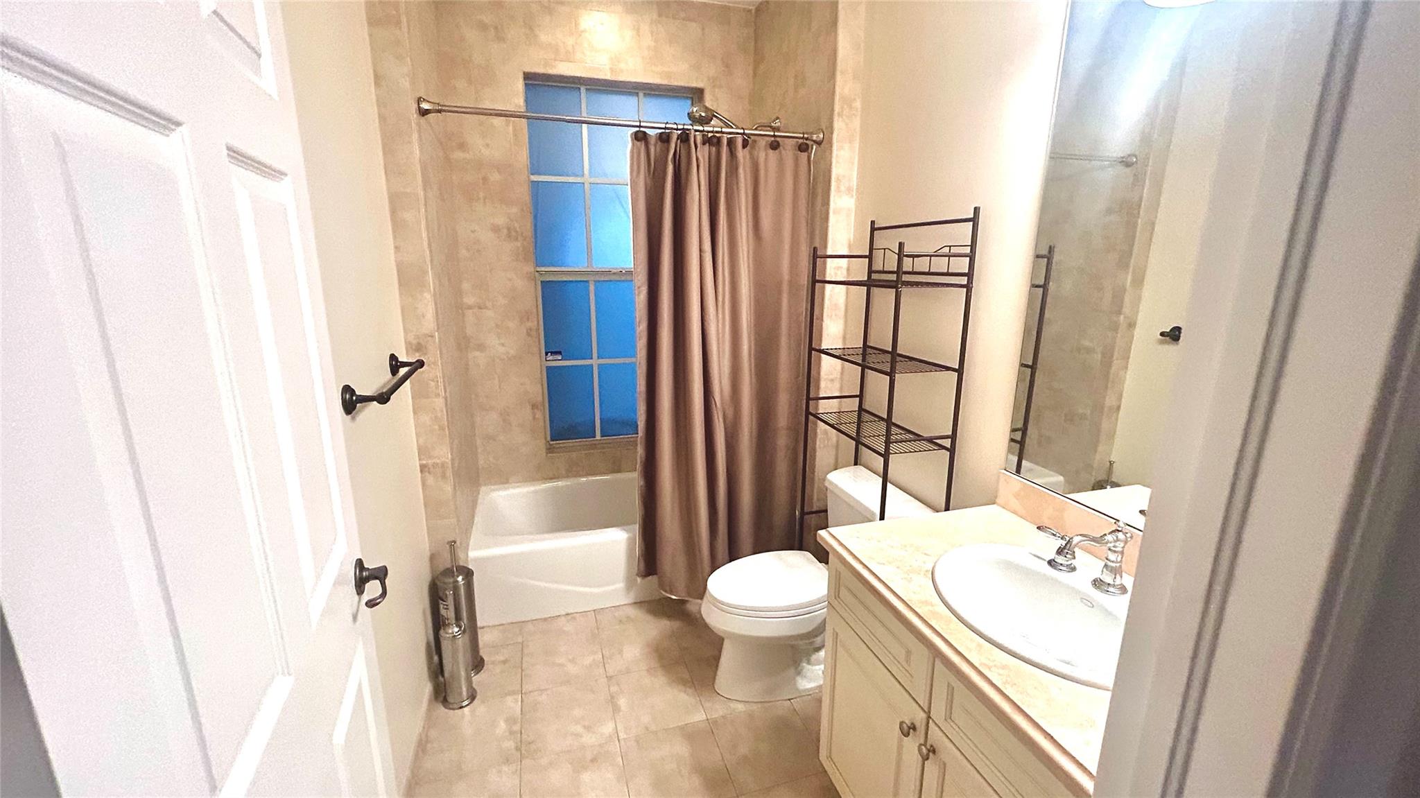 HIGHLAND ESTATES - Residential Lease